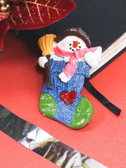 картинка Магниты Новогодний носочек со снеговиком керамика арт. 1146 от магазина МОЛТИ
