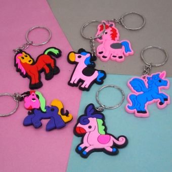 картинка Брелок 6049 (120 лошадь плоская резина 4,5х0,2х4см от магазина МОЛТИ