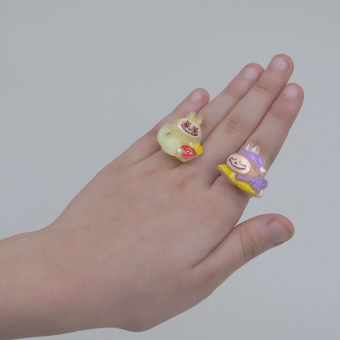 картинка Набор колец 2453-1 (24) Лабубу  в коробках 3 шт.пластик сердечках 6х2,5х9см. от магазина МОЛТИ