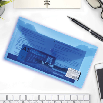 картинка Папка-конверт с кнопкой МАЛОГО ФОРМАТА (250х135 мм), прозрачная, синяя, 0,18 мм, BRAUBERG, 224031 от магазина МОЛТИ