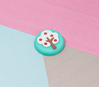 картинка Стопер 250822-22 детский Дерево декоративный клеющий 4х4 см. от магазина МОЛТИ