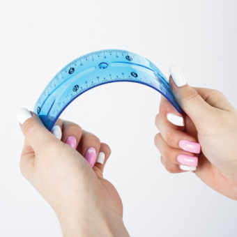 картинка Линейка 15 см гибкая BRAUBERG "FLEX", пластиковая, ассорти, европодвес, 210673 от магазина МОЛТИ