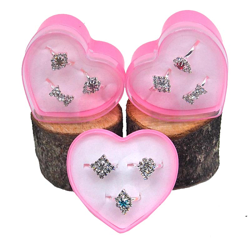 Набор колечк 2453-5 (24) серебристые с кристалами  в коробках 3 шт. сердечках 6х2,5х9см.