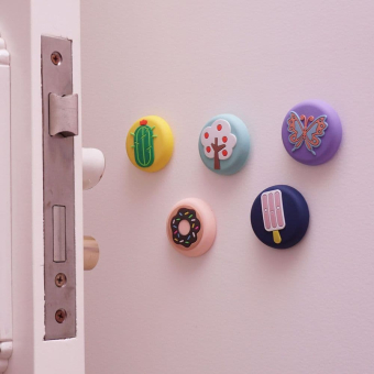 картинка Стопер 250822-22 детский Дерево декоративный клеющий 4х4 см. от магазина МОЛТИ