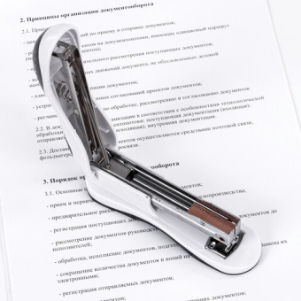 картинка Скобы для степлера медное покрытие №24/6, 1000 штук, BRAUBERG "EXTRA", до 30 листов, 229303 от магазина МОЛТИ