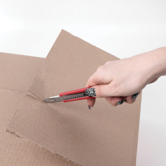 картинка Лезвия для ножей 9 мм КОМПЛЕКТ 10 ШТ., толщина лезвия 0,38 мм, в пластиковом пенале, STAFF "Basic", 235465 от магазина МОЛТИ