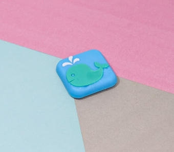 картинка Стопер 250822-21 детский Кит декоративный клеющий 4х4 см. от магазина МОЛТИ