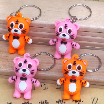 картинка Брелоки 2270-8 (12) Яркие кот и кошка 4х1х3см  резиновая от магазина МОЛТИ