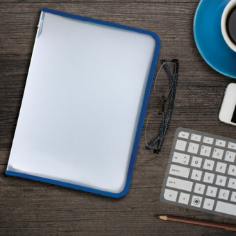 картинка Папка для документов и тетрадей на молнии пластиковая BRAUBERG А4, 320х230 мм, прозрачная, 271713 от магазина МОЛТИ