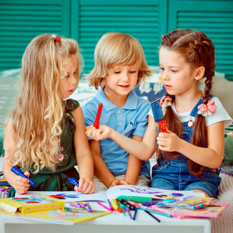 картинка Блокнот д/рис. А4 20л., скоба, обложка офсет, ПИФАГОР, 200х285мм, Городок (2 вида), 115246 от магазина МОЛТИ