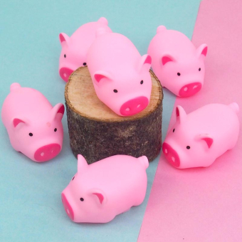 картинка Игрушка YMT-16-СП Свинка пищалка резиновая 2х4х3см. от магазина МОЛТИ