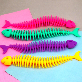 картинка Антистресс браслет 2080-3 (50) Скелет рыбы с глазом однотонный 3х23х1,5см .резина яркий от магазина МОЛТИ