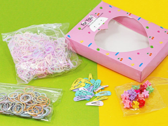 картинка Набор 270223-9-4 цветные резинки+заколки+крабики в подарочной упаковке от магазина МОЛТИ