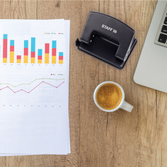 картинка Дырокол металлический средний, до 20 листов, черный, 224649 от магазина МОЛТИ