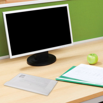 картинка Папка-конверт с кнопкой МАЛОГО ФОРМАТА (240х190 мм), А5, матовая прозрачная, 0,18 мм, BRAUBERG, 227314 от магазина МОЛТИ