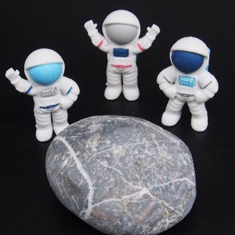 картинка Ластик 1108/2114-8 (48) фигурный  Космонавт в и/у 4,5х2х3см от магазина МОЛТИ