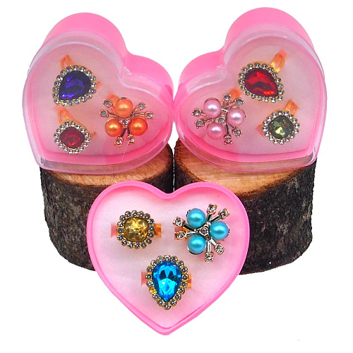 Набор колечк 2453-8 (24) с крупными камнями  в коробках 3 шт. сердечках 6х2,5х9см.